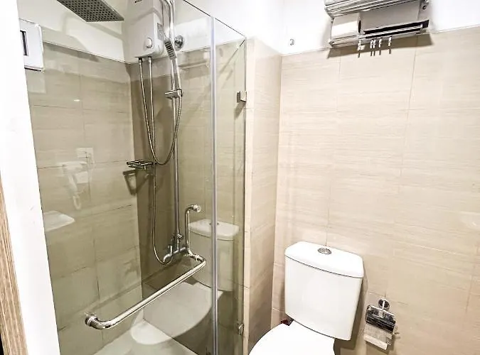 Sabina's One Bedroom At Shore Tower C *